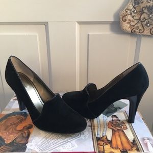Nine West Black Suede Pumps